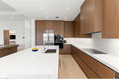 8745 Mustang Island Cir, Naples, FL 34113 - Photo 8