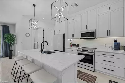 2499 Pine St, Naples, FL 34112 - Photo 2