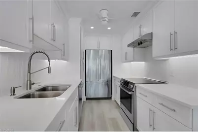 2100 Gulf Shore Blvd N #113, Naples, FL 34102 - Photo 14