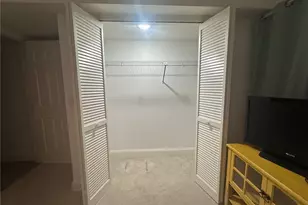 1025 Foxfire Ln, Naples, FL 34104 - Photo 22