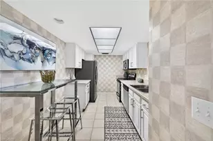 17 Bluebill Ave, Naples, FL 34108 - Photo 6