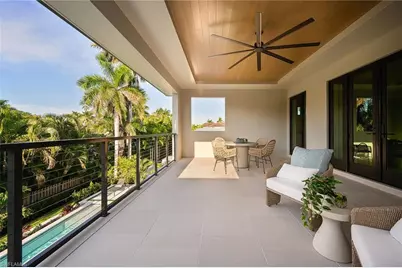 405 Putter Point Dr, Naples, FL 34103 - Photo 14