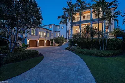 2001 4th St S, Naples, FL 34102 - Photo 2