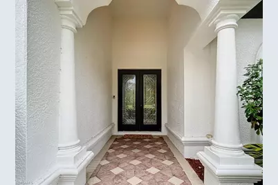 2840 Coco Lakes Dr, Naples, FL 34105 - Photo 4