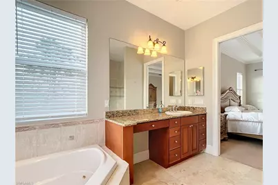 2840 Coco Lakes Dr, Naples, FL 34105 - Photo 38