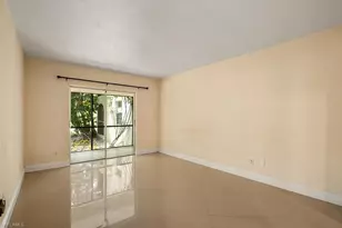 4300 Gulfstream Dr, Naples, FL 34112 - Photo 8