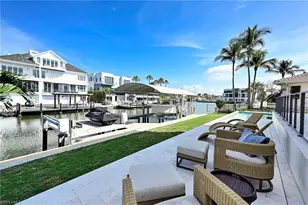 271 Bayview Ave, Naples, FL 34108 - Photo 16