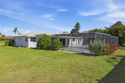 808 SE 32nd Ter, Cape Coral, FL 33904 - Photo 4