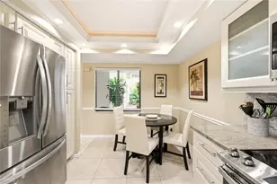 583 Beachwalk Cir, Naples, FL 34108 - Photo 10