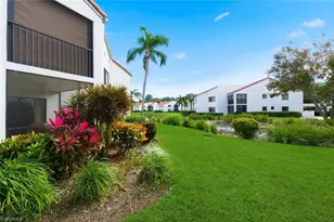 583 Beachwalk Cir, Naples, FL 34108 - Photo 20