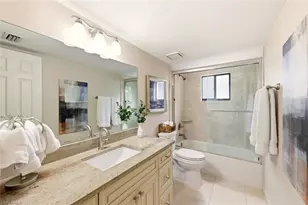583 Beachwalk Cir, Naples, FL 34108 - Photo 12