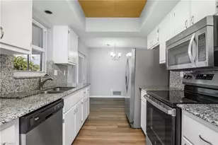 1125 Hilltop Dr, Naples, FL 34103 - Photo 10