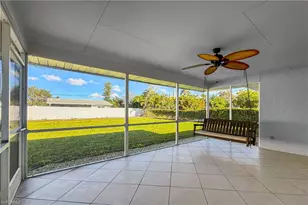 1125 Hilltop Dr, Naples, FL 34103 - Photo 18