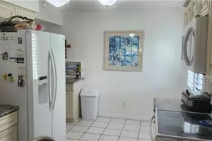 219 Fox Glen Dr, Naples, FL 34104 - Photo 8