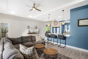 210 SW 26th Pl, Cape Coral, FL 33991 - Photo 20