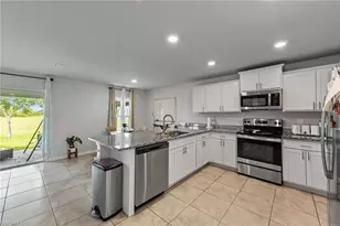 1013 NE 15th St, Cape Coral, FL 33909 - Photo 6