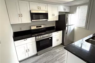 12666 Kenwood Ln, Fort Myers, FL 33907 - Photo 4