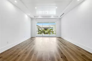 201 8th St S, Naples, FL 34102 - Photo 8