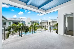 201 8th St S, Naples, FL 34102 - Photo 22