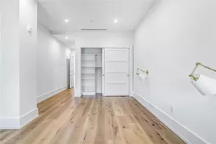 201 8th St S, Naples, FL 34102 - Photo 20