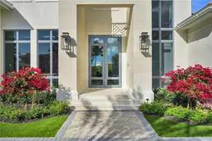 555 Whispering Pine Ln, Naples, FL 34103 - Photo 2