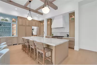 555 Whispering Pine Ln, Naples, FL 34103 - Photo 8