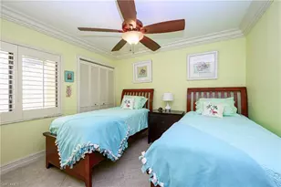 601 Beachwalk Cir, Naples, FL 34108 - Photo 22