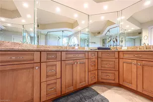 601 Beachwalk Cir, Naples, FL 34108 - Photo 18