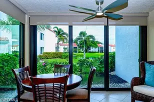 601 Beachwalk Cir, Naples, FL 34108 - Photo 8