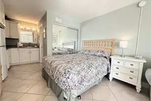 2555 Tamiami Trl N, Naples, FL 34103 - Photo 6