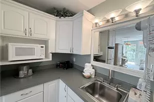 2555 Tamiami Trl N, Naples, FL 34103 - Photo 10