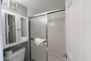 2555 Tamiami Trl N, Naples, FL 34103 - Photo 12