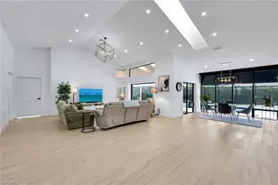 806 Knoll Wood Ct, Naples, FL 34108 - Photo 10