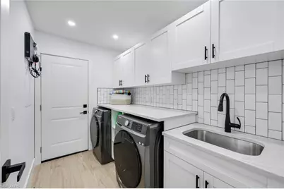 806 Knoll Wood Ct, Naples, FL 34108 - Photo 20