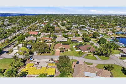 1231 Westfield Dr, Fort Myers, FL 33919 - Photo 4
