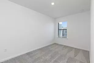 27842 Solis Grande Dr, Naples, FL 34135 - Photo 14