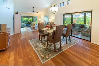 522 Beachwalk Cir, Naples, FL 34108 - Photo 6