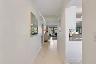 725 Saratoga Cir, Naples, FL 34104 - Photo 10