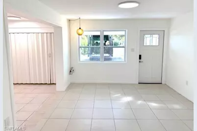 585 14th St N, Naples, FL 34102 - Photo 4
