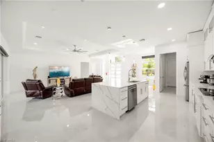 909 8th St SE, Naples, FL 34117 - Photo 14