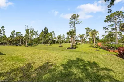 909 8th St SE, Naples, FL 34117 - Photo 32