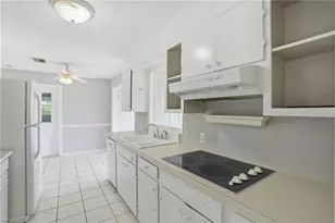 169 Viking Way, Naples, FL 34110 - Photo 12