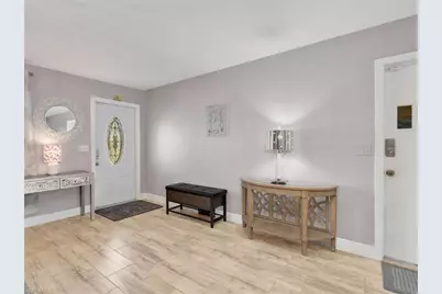 2142 Crystal Dr, Fort Myers, FL 33907 - Photo 8