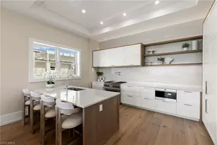 201 8th St S, Naples, FL 34102 - Photo 4