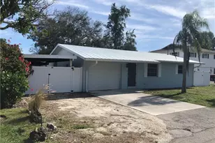 27111 Sun Aqua Ln, Bonita Springs, FL 34135 - Photo 2