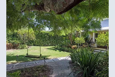 680 8th Ave S, Naples, FL 34102 - Photo 2