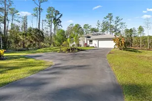 569 Desoto Blvd S, Naples, FL 34117 - Photo 2