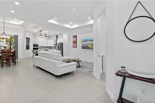 569 Desoto Blvd S, Naples, FL 34117 - Photo 4