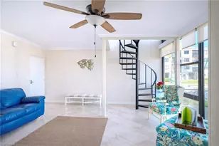 803 River Point Dr, Naples, FL 34102 - Photo 2