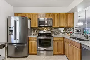 228 Fox Glen Dr, Naples, FL 34104 - Photo 4